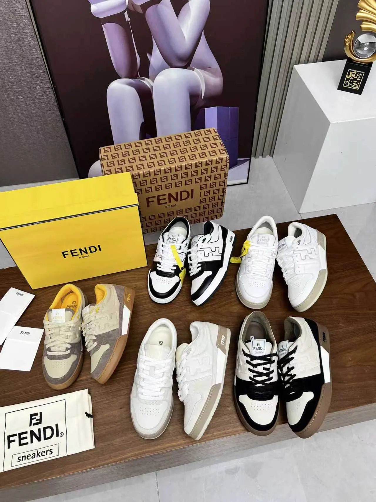 Factory price 660💰 Fendi·Fendi⛳️Hot-selling 35--45 couple model👫 FD match Original purchase for RMB14340 One-to-one reproduction Designer Kim Jones's first sneaker fendi match and Donkey brand Trainer basketball sneakers, fresh blood injected with FF retro design Super good-looking and versatile, the upper is made of cowhide and cowhide splicing combination, with concave and convex double F on the side The logo lining is made of terry velvet 🤗Super soft on the feet, lightweight and comfortable to match with a sweatshirt, original full package! ✦ Fabric: cowhide + cowhide color matching ✦ Lining: original terry velvet lining ✦ Sole: original molded multi-color color matching sole ✦ Sole: mesh injection molding pad ✦ Sole thickness: 3.5cm ✦ Female size: 35--40, female 40 customized ✦ Male size: 39--45, male 45 customized